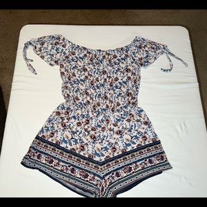 🎉 OFF THE SHOULDER FLORAL ROMPER L